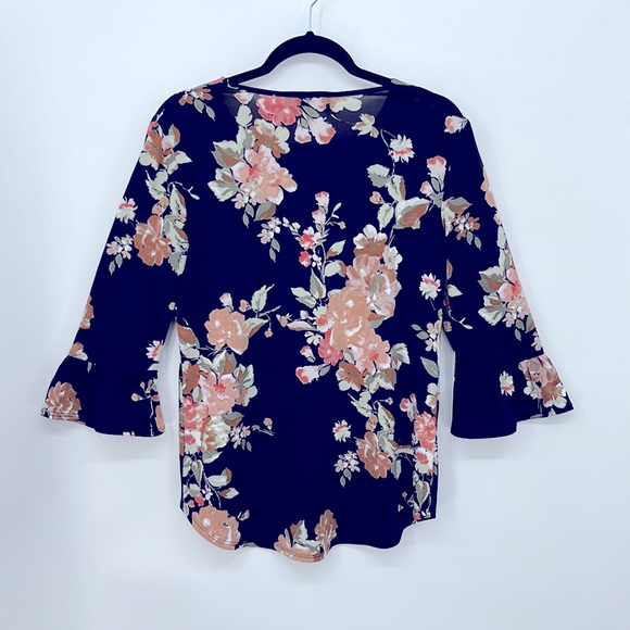 ARTIZAN Floral Blouse - Picture 3 of 3